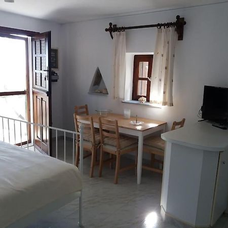 Grandpa Simos' Traditional Guest House Agios Romanos Екстериор снимка