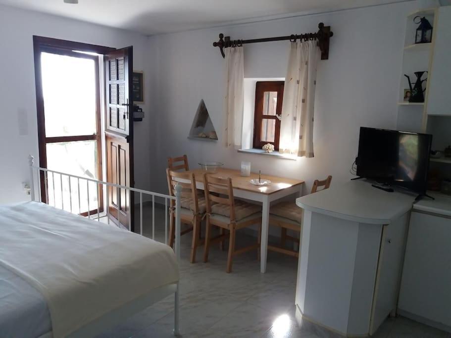 Grandpa Simos' Traditional Guest House Agios Romanos Екстериор снимка